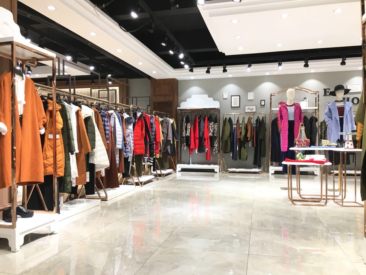 品牌折扣女裝擴(kuò)張陷阱 為何多開一家店，業(yè)績(jī)反降？