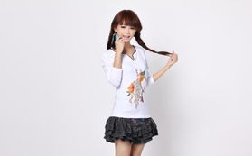 民族風(fēng)刺繡T恤 孔雀開屏，盡顯東方典雅新時(shí)尚